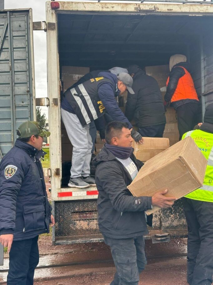 Allanan almacén con más de 2.5 millonesde cigarrillos de contrabando en Juliaca