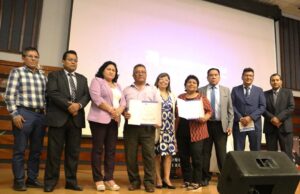 Derrama magisterial reconoce trayectoria de maestras y maestros cesantes