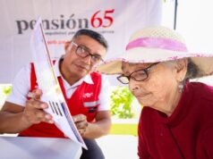 VMT: Midis entrega lentes de lectura a usuarios de Pensión 65 para mejorar su calidad de vida y sus actividades