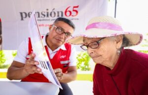 VMT: Midis entrega lentes de lectura a usuarios de Pensión 65 para mejorar su calidad de vida y sus actividades