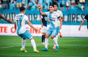 Sporting Cristal derrotó a la Universidad Católica de Chile 2-1 en la denominada «Tarde Celeste»