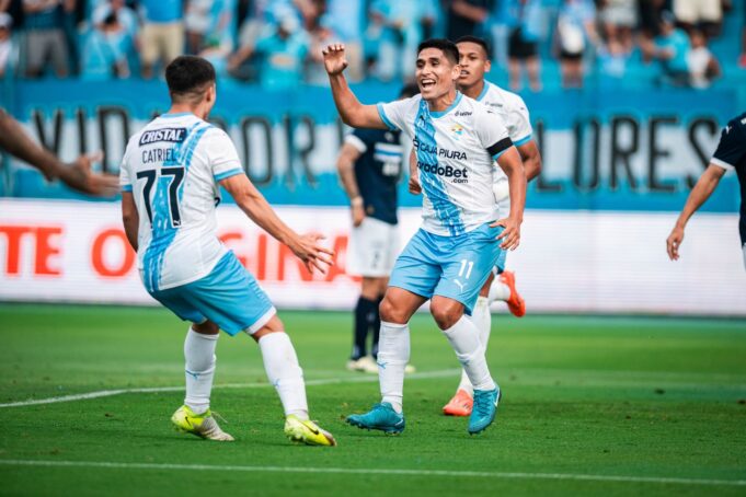 Sporting Cristal derrotó a la Universidad Católica de Chile 2-1 en la denominada «Tarde Celeste»
