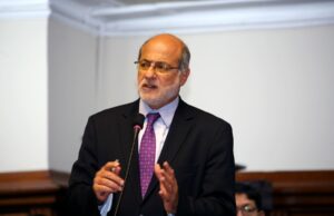 Fallece excongresista Daniel Abugattás a los 69 años