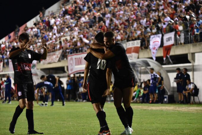 Alianza Lima cerró con derrota ante Morón 2-1 su gira por Argentina