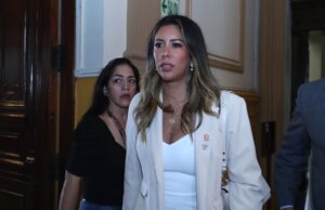 Rosselli Amuruz: media hermana de congresista la acusa de apropiarse de millonaria herencia de su padre