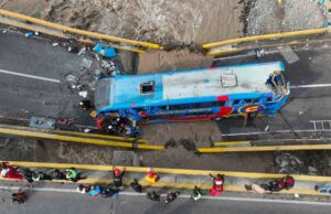 Tragedia en Chancay: colapso de puente provocó caída de bus a río, hay dos fallecidos y 38 heridos