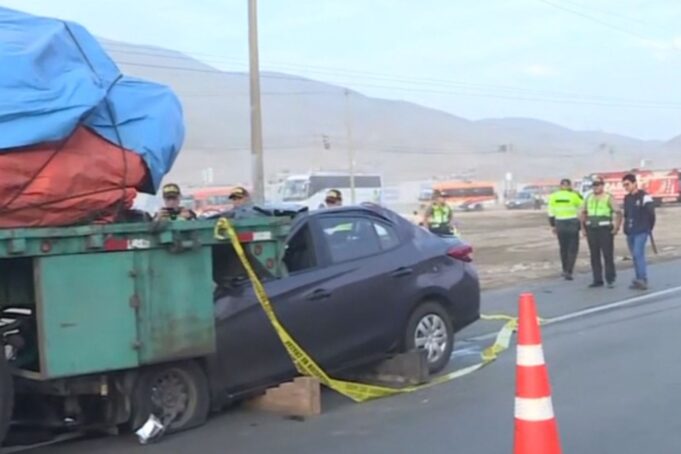 Panamericana Norte: choque de auto con tráiler deja tres personas fallecidas