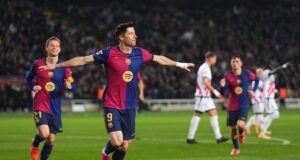 Barcelona le ganó al Rayo Vallecano 1-0 y alcanzó en la punta al Real Madrid