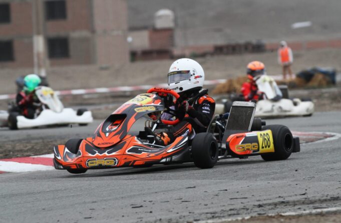 Cristóbal Bonnet va por el título en Campeonato Sudamericano 4T en Uruguay