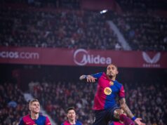 Barcelona goleó al Sevilla 4-1 y se acercó a líderes Real Madrid y Atlético de Madrid