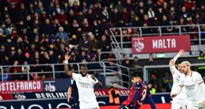 Bolonia venció al Milán 2-1 y le arrebató el sexto lugar en el Calcio Italiano