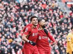Líder Liverpool mantuvo la diferencia de siete puntos sobre el Arsenal