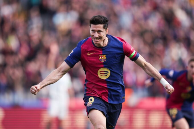 Barcelona ganó con lo justo al Alavés 1-0 y amenaza a líderes