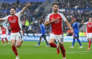 Arsenal le ganó al Leicester 2-0 y se acerca al líder Liverpool en la Premier League