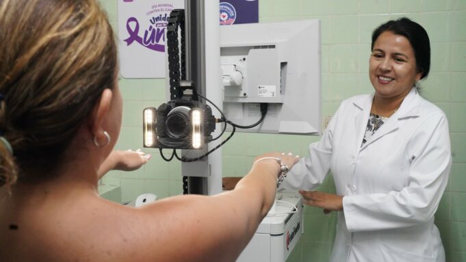 EsSalud presenta moderno equipo para detección de cáncer de piel