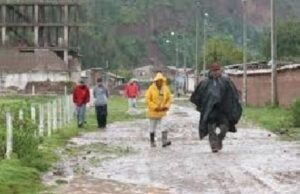 En alerta 134 provincias de la sierra y costa norte por lluvias moderadas a fuertes