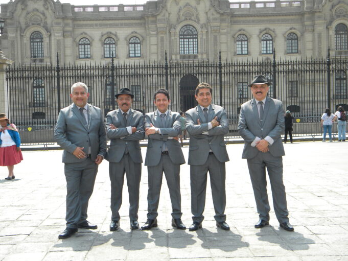 “El Último Beso” es considerado porlos enamorados, un himno al amor”