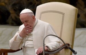 Papa Francisco sufre crisis respiratoria en medio de su hospitalización