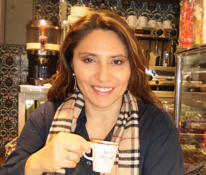 Elga Reátegui evalúa su obra poética y literaria en España