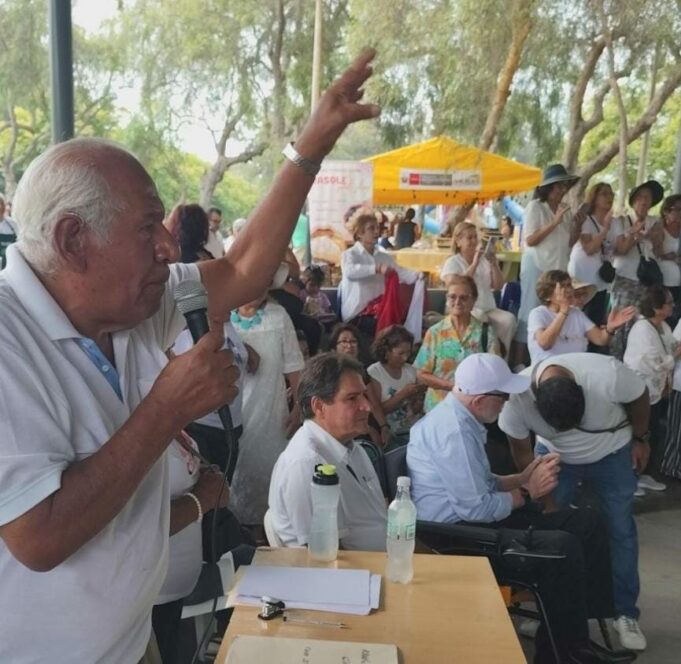 Acusan a alcalde Uceda de maltratar abuelitos en La Molina