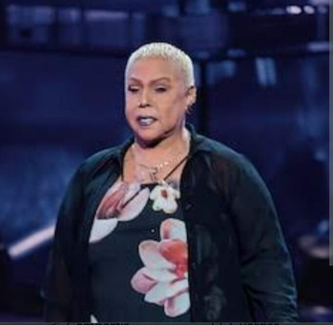 Leyenda viva: Lucía de la Cruz celebra su infatigable treyectoria sobre el escenario «Los 60 de Lucía: con el alma»