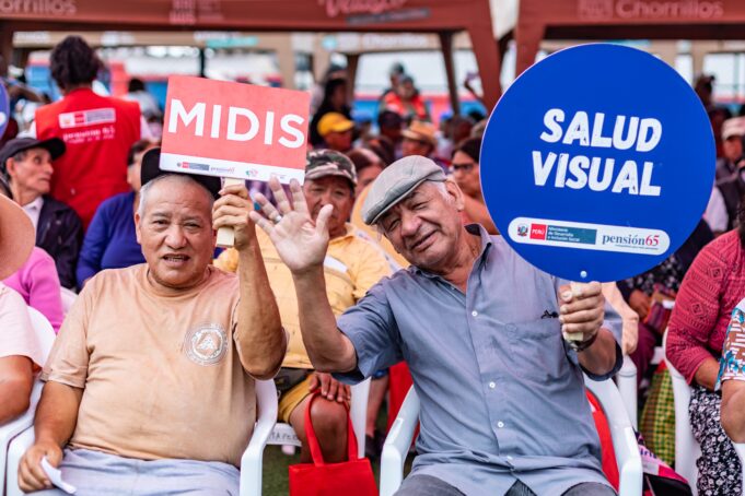 Pensión 65 refuerza alianzas para entregar 259 mil lentes de lectura durante el 2025