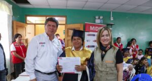 81 usuarios culminan estudios primarios a través de trabajo articulado entre Tambo Malconga del Programa PAIS y Care Perú