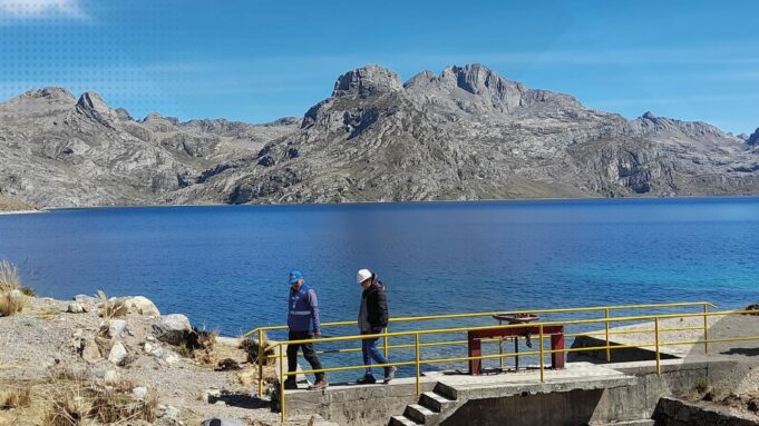 Pasco: Adjudican por tercera vez millonaria obra de saneamiento a consorcio cuestionado