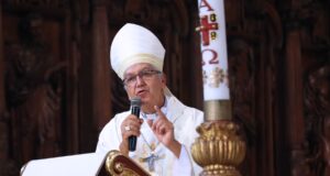 Cardenal Carlos Castillo presenta su renuncia como arzobispo de Lima