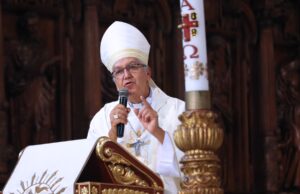 Cardenal Carlos Castillo presenta su renuncia como arzobispo de Lima