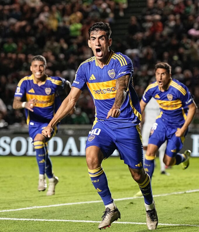 Boca Juniors venció a Banfield por 1-0 con Luis Advíncula de capitán y el domingo viaja a Lima