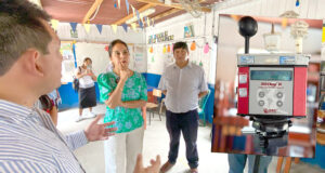 Niños estudian a 36 ° de calor en Ate