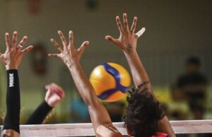 Universitario le ganó el Clásico a Alianza Lima por 3 sets a 2 en el Voleibol Femenino