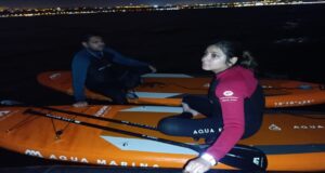 Policía de Salvataje rescató a dos bañistas en padel que estaban pérdidos en alta mar