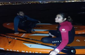 Policía de Salvataje rescató a dos bañistas en padel que estaban pérdidos en alta mar