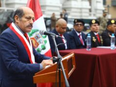 Congresista Héctor Valer presenta proyecto de ley para que funcionarios dejen de recibir doble remuneración