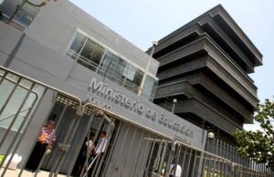 Minedu rechaza contratación irregular tras denuncia de programa dominical