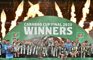 Newcastle se alzó con el título de la “Carabao Cup” al vencer en la final al Liverpool 2-1