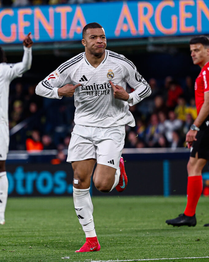 Real Madrid derrotó al Villarreal 2-1 y pasó a ser líder único de la Liga de España