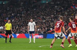 Inglaterra goleó a Letonia 3-0 y lidera su grupo de las Eliminatorias Europeas