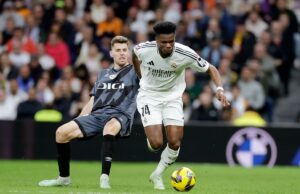 Real Madrid superó al Rayo Vallecano 2-1 y alcanzó al Barcelona en la punta de La Liga