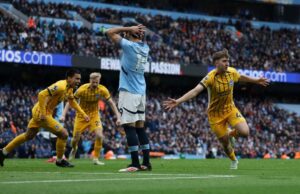 Manchester City cedió dos puntos valiosos en casa al empatar ante Brighton 2-2