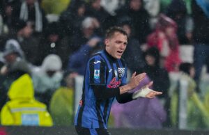 Nápoles y Atalanta ganaron y le siguen muy de cerca al líder Inter de Milán
