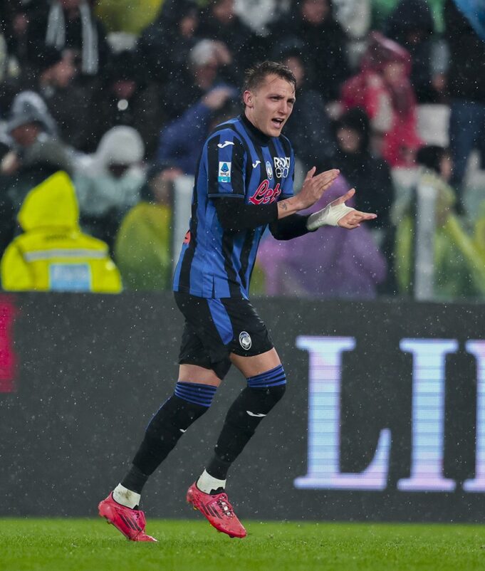 Nápoles y Atalanta ganaron y le siguen muy de cerca al líder Inter de Milán