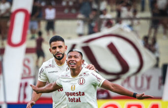 Universitario goleó a Alianza Universidad 4-0 y amenaza a los líderes del Apertura