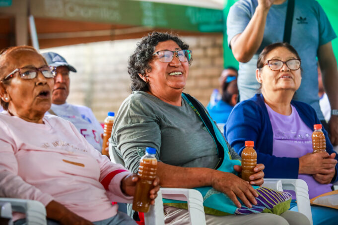 Más de 100 abuelitos vuelven a clases en Chorrillos