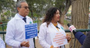 Representante de Medifarma y exdecana del Colegio Químico Farmacéutico enredados en lobby farmacéutico