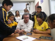 Más de seis millones de estudiante de colegios públicos vuelven a clases mañana