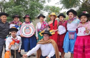 Carnaval “Vencedores de Ayacucho” 2025 rompe fuegos en Plaza de Acho