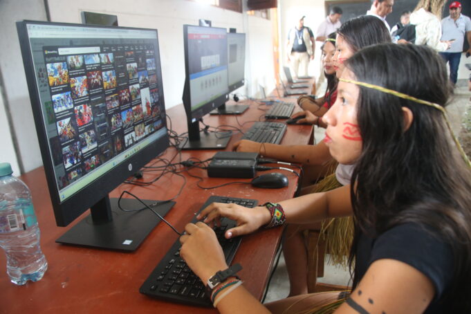 Buen inicio del Año Escolar en Loreto: escolares de Güeppí acceden a internet y mejoras en su colegio